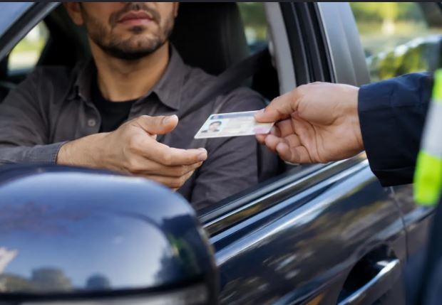 Multa por tener licencia vencida en México
